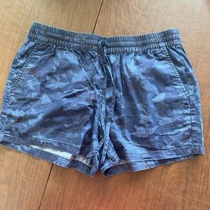 Calvin Klein Blue Camo Shorts Women’s Sz. Small